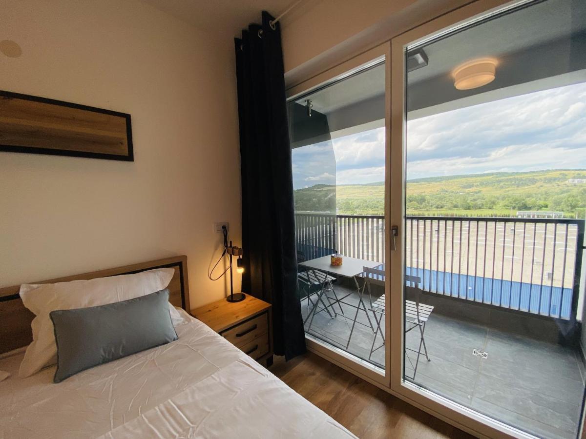 Deluxe Apartment With Balcony And Private Parking In Colvmna Residence Клуж-Напока Экстерьер фото