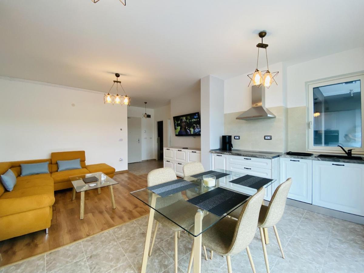 Deluxe Apartment With Balcony And Private Parking In Colvmna Residence Клуж-Напока Экстерьер фото