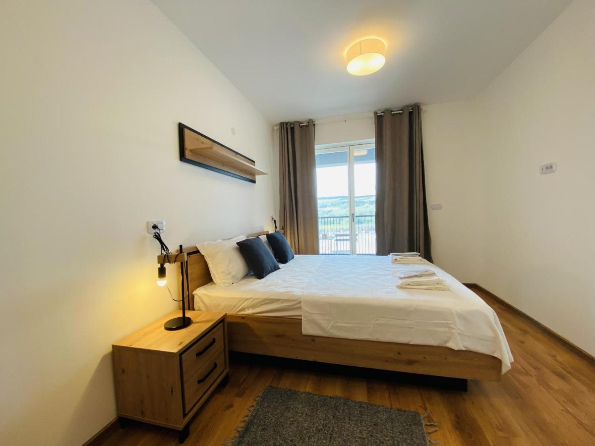 Deluxe Apartment With Balcony And Private Parking In Colvmna Residence Клуж-Напока Экстерьер фото