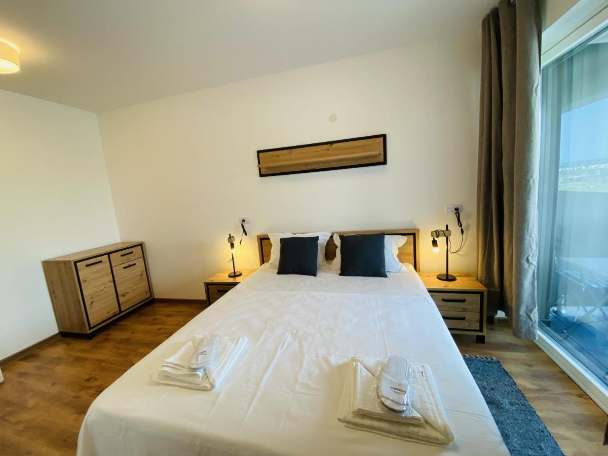 Deluxe Apartment With Balcony And Private Parking In Colvmna Residence Клуж-Напока Экстерьер фото